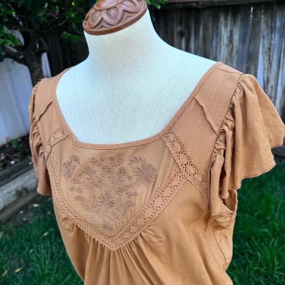 Love on a Hanger Light Brown Lace Floral Embroidered Short Sleeve Top Medium - Picture 2 of 10